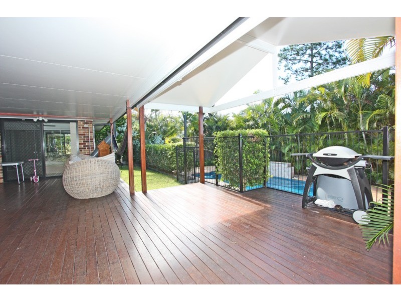 3 FLINT CT, Pacific Pines QLD 4211