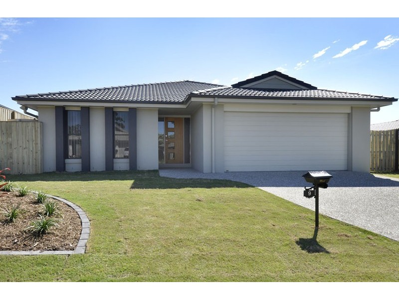 9  STARKEY ST, Pacific Pines QLD 4211