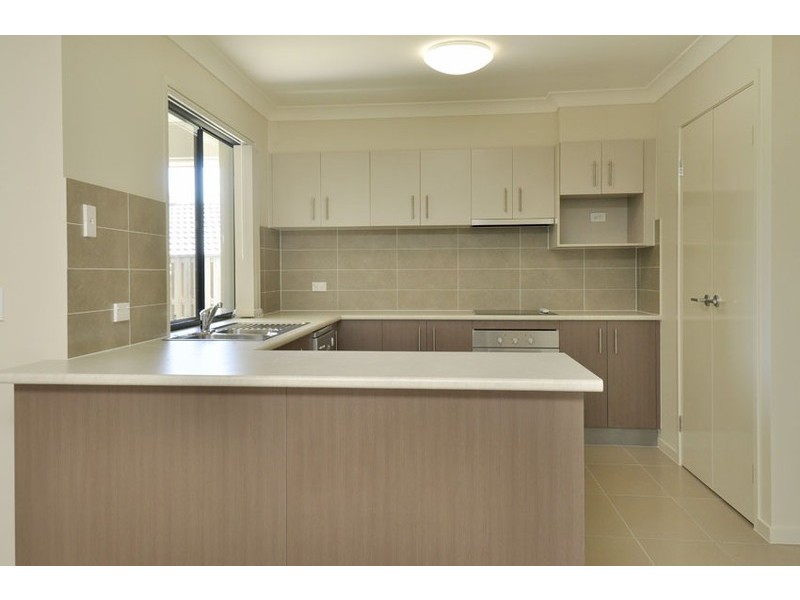 9  STARKEY ST, Pacific Pines QLD 4211