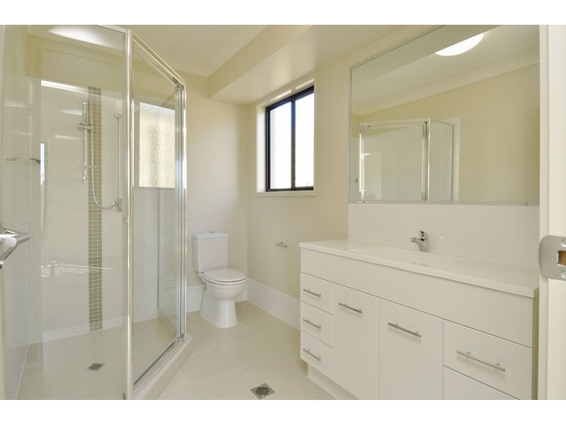 9  STARKEY ST, Pacific Pines QLD 4211