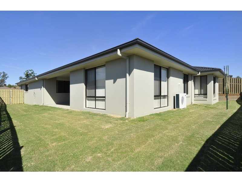 9  STARKEY ST, Pacific Pines QLD 4211