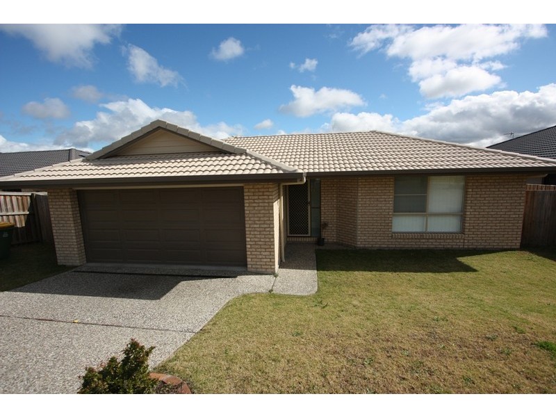 35 HAWKESBURY AVE, Pacific Pines QLD 4211