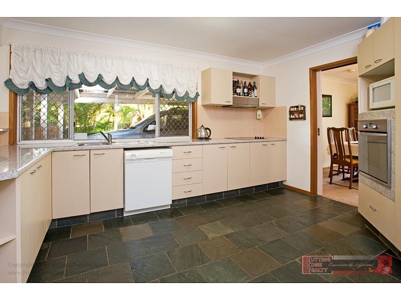 64a California Dr, Oxenford QLD 4210