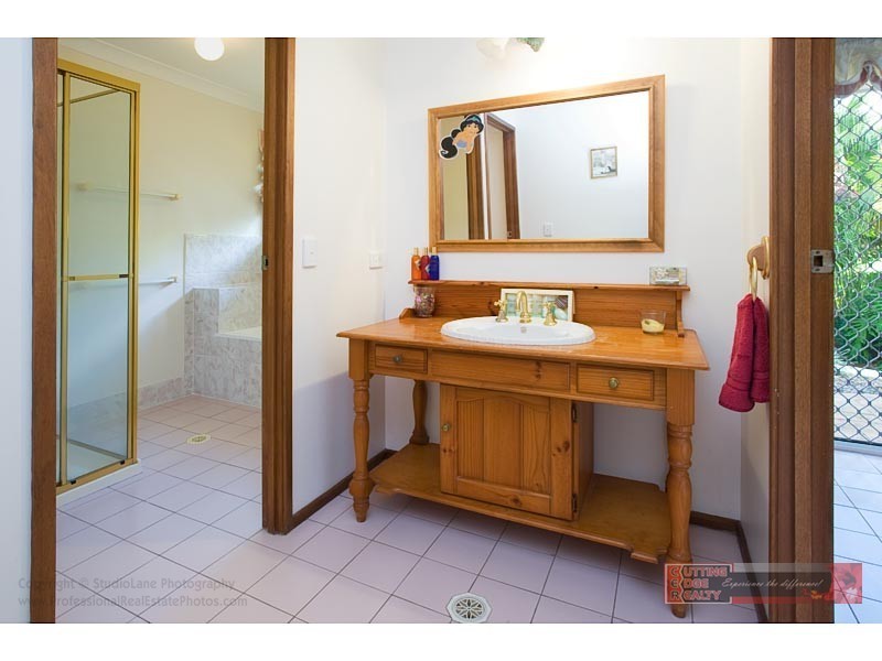 64a California Dr, Oxenford QLD 4210