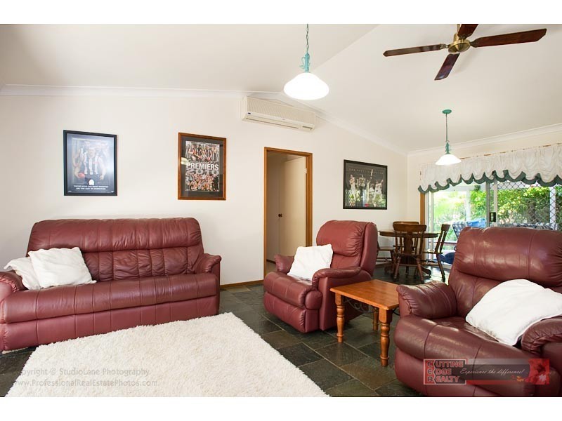 64a CALIFORNIA DR, Oxenford QLD 4210