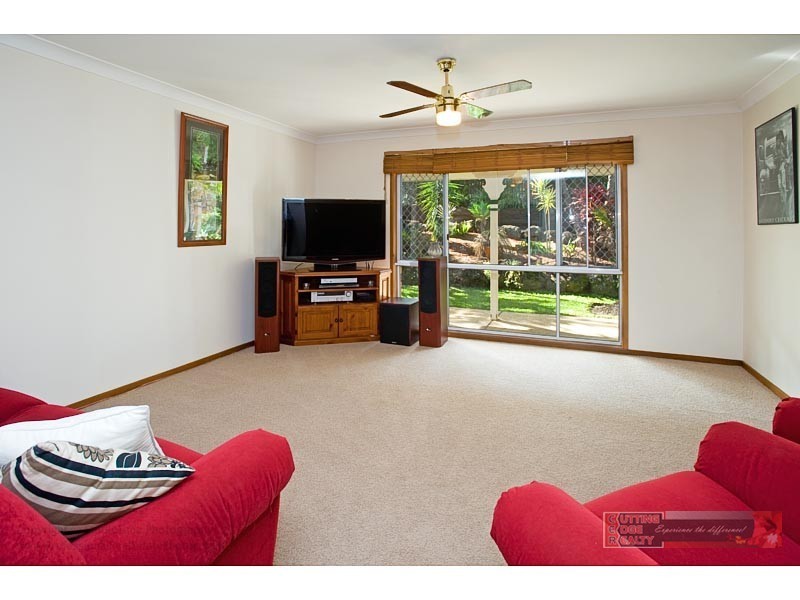 64a CALIFORNIA DR, Oxenford QLD 4210