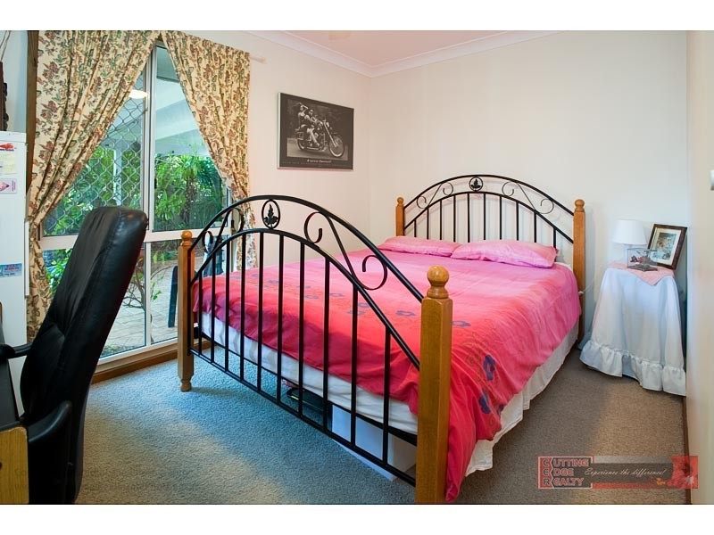 64a CALIFORNIA DR, Oxenford QLD 4210