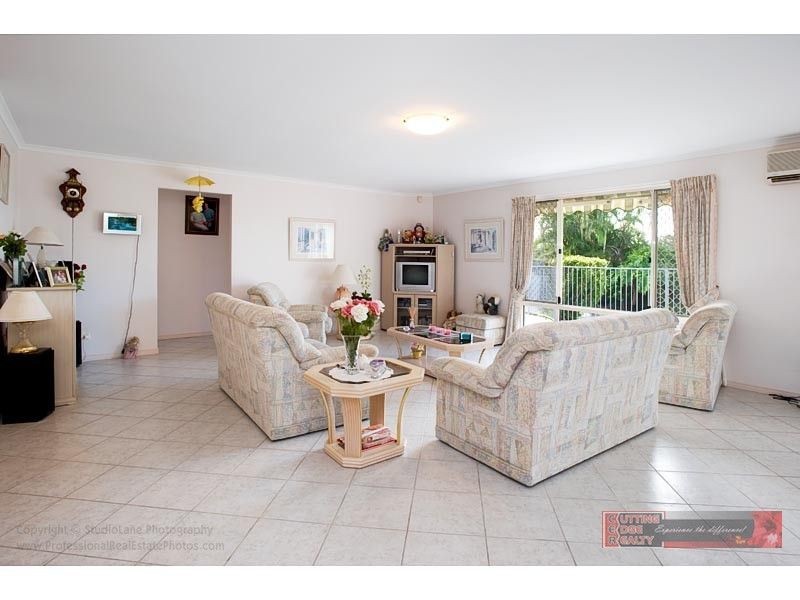 15 Corai Close, Pacific Pines QLD 4211