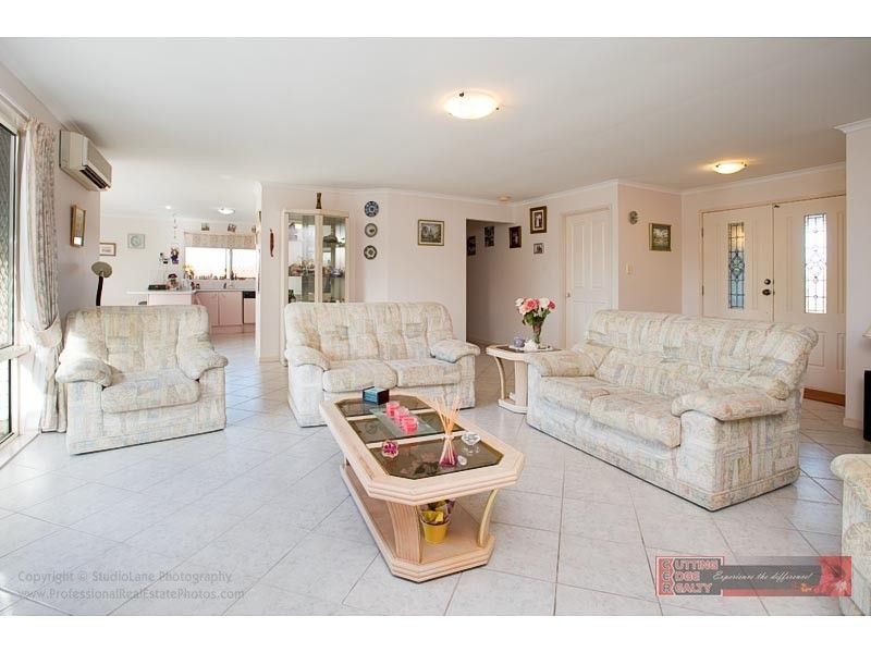 15 Corai Close, Pacific Pines QLD 4211