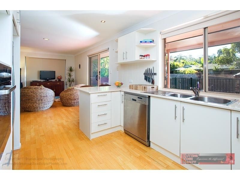 7 Polynesia Avenue, Pacific Pines QLD 4211