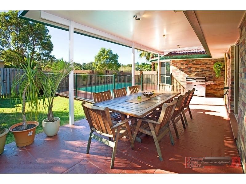 7 Polynesia Avenue, Pacific Pines QLD 4211