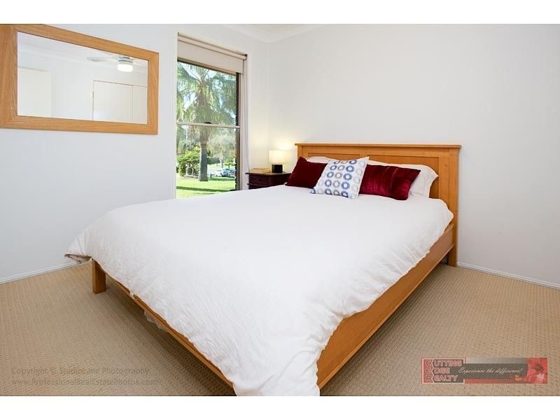 7 Polynesia Avenue, Pacific Pines QLD 4211