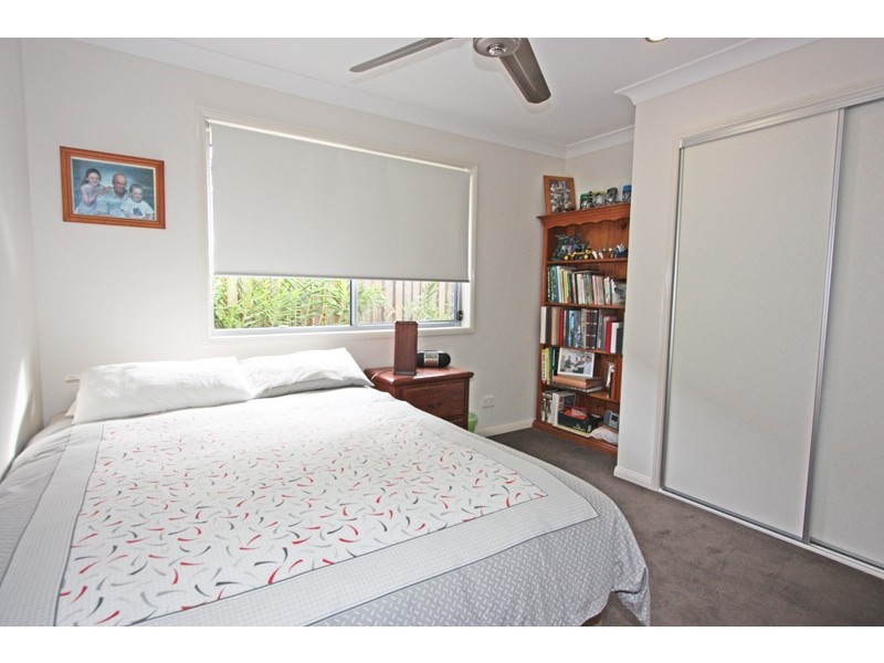 16 Hawkesbury, Pacific Pines QLD 4211