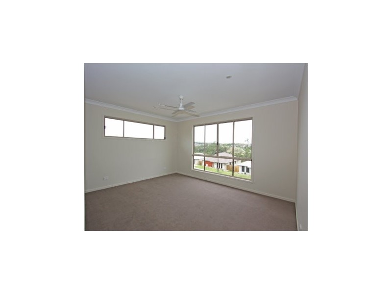 27 HADRIAN ST, Pacific Pines QLD 4211