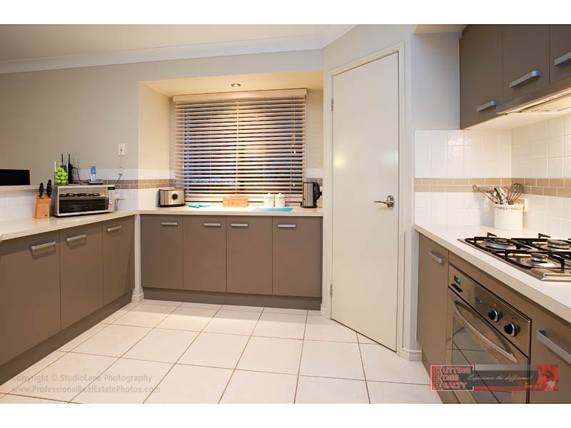 2 Salvado Dr, Pacific Pines QLD 4211