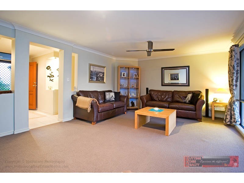 2 Salvado Dr, Pacific Pines QLD 4211