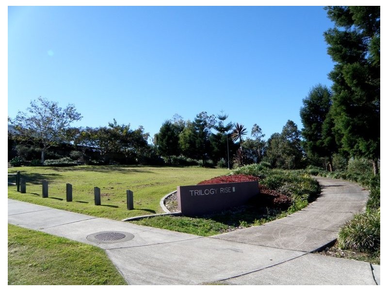 2 Salvado Dr, Pacific Pines QLD 4211