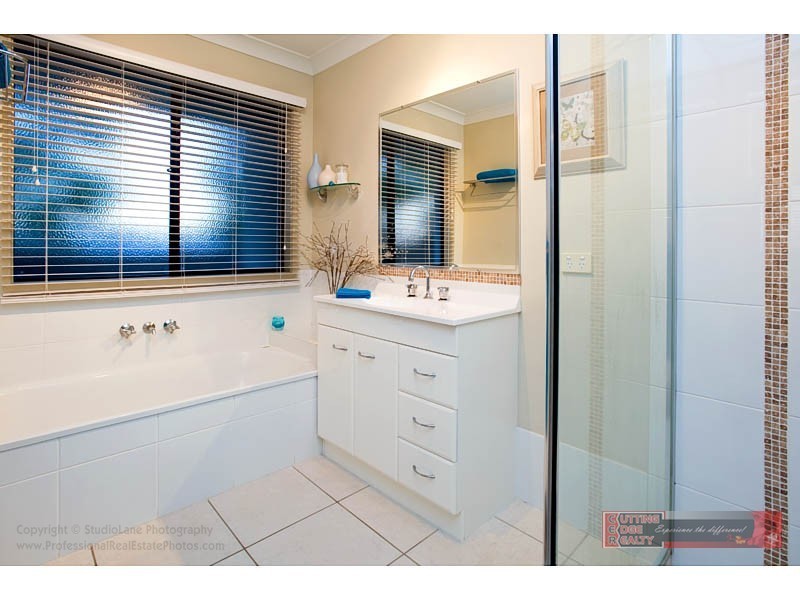 2 Salvado Dr, Pacific Pines QLD 4211