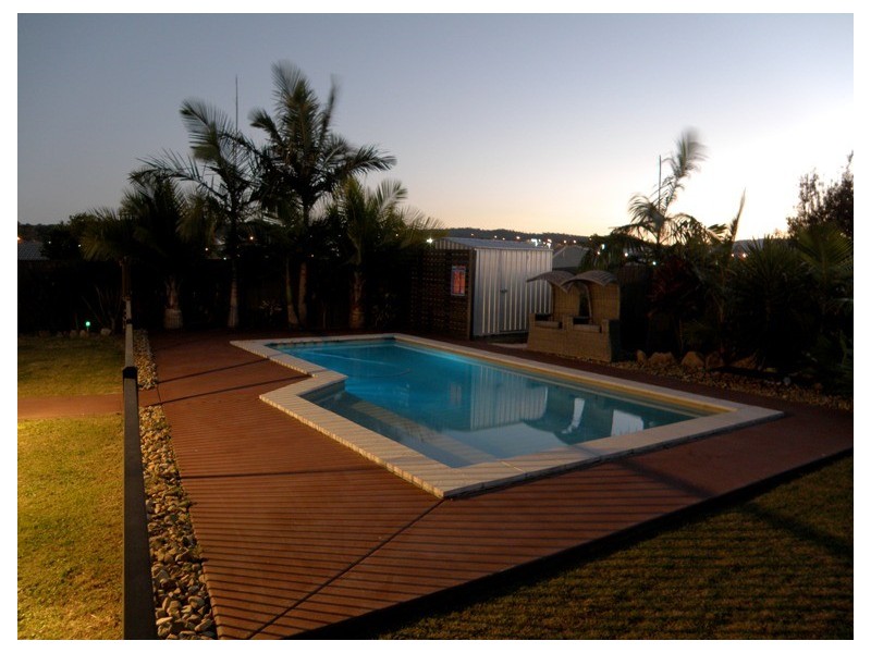 2 Salvado Dr, Pacific Pines QLD 4211