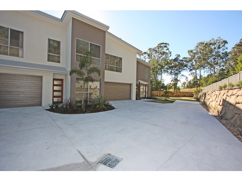 3/1 Aspect place, Pacific Pines QLD 4211