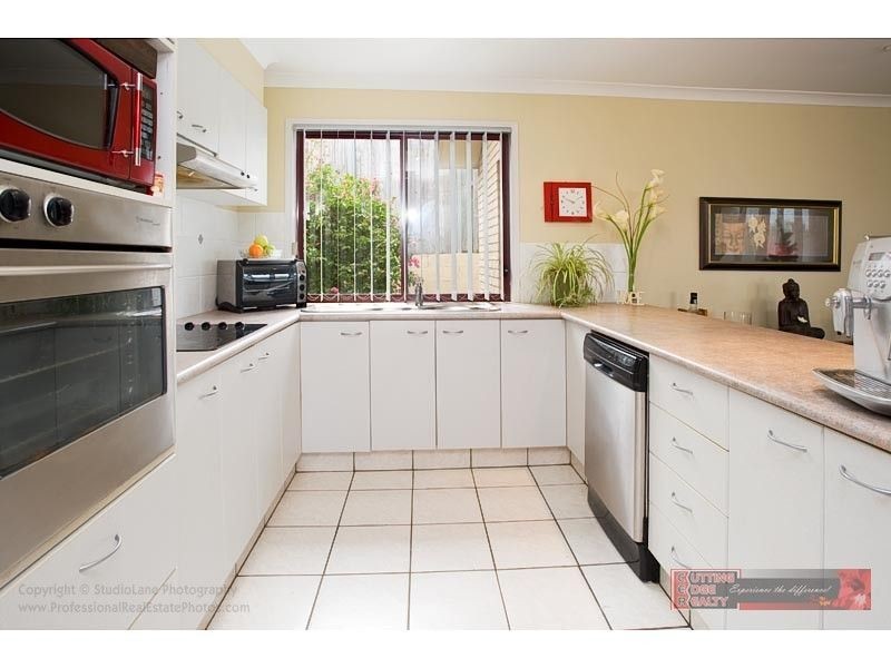 12 Bonin Close, Pacific Pines QLD 4211