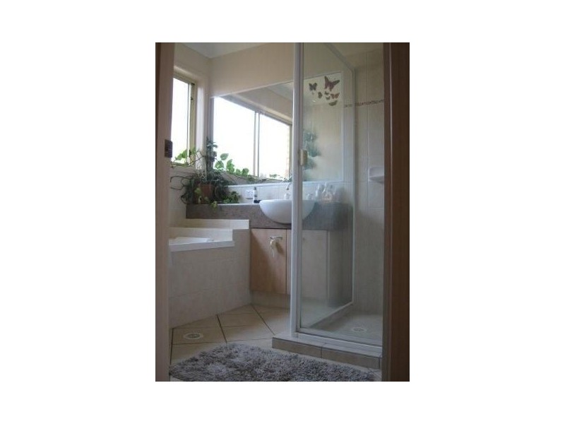 12 Bonin Close, Pacific Pines QLD 4211