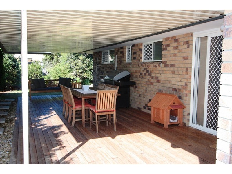 11 PINEBARK AVE, Oxenford QLD 4210