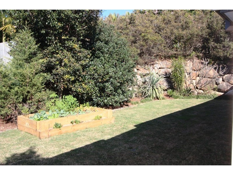 11 PINEBARK AVE, Oxenford QLD 4210