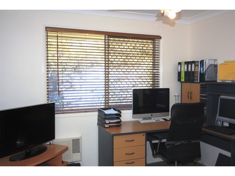 11 PINEBARK AVE, Oxenford QLD 4210