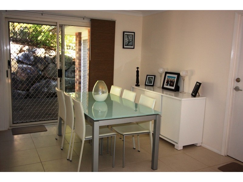 11 PINEBARK AVE, Oxenford QLD 4210