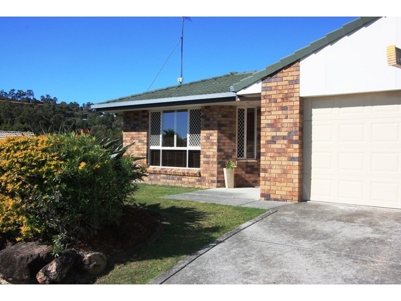 11 PINEBARK AVE, Oxenford QLD 4210