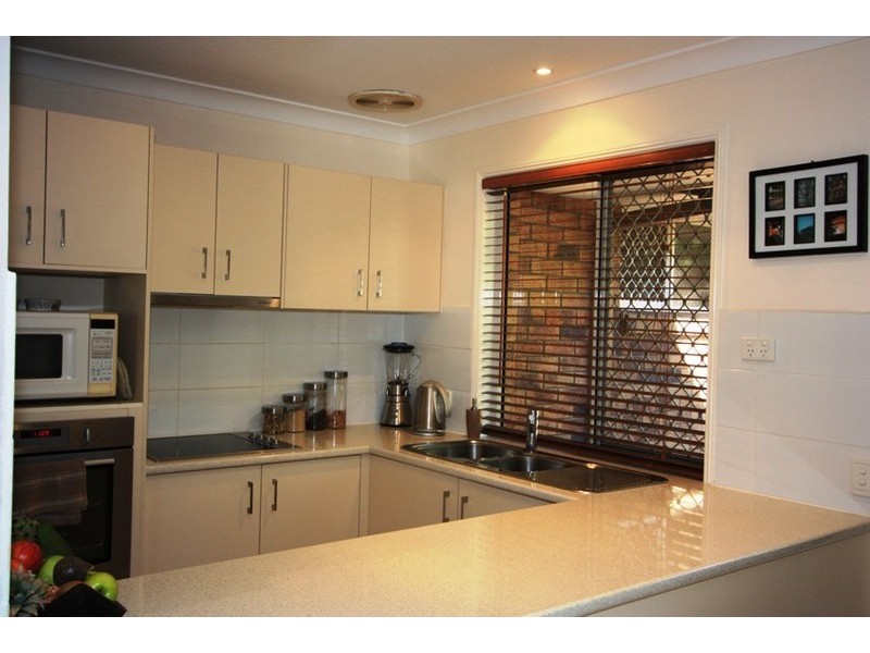 11 PINEBARK AVE, Oxenford QLD 4210