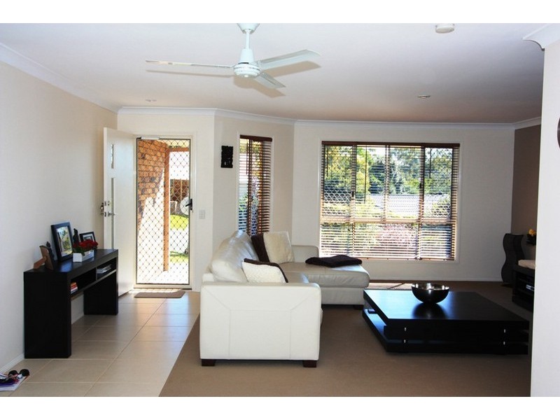 11 PINEBARK AVE, Oxenford QLD 4210