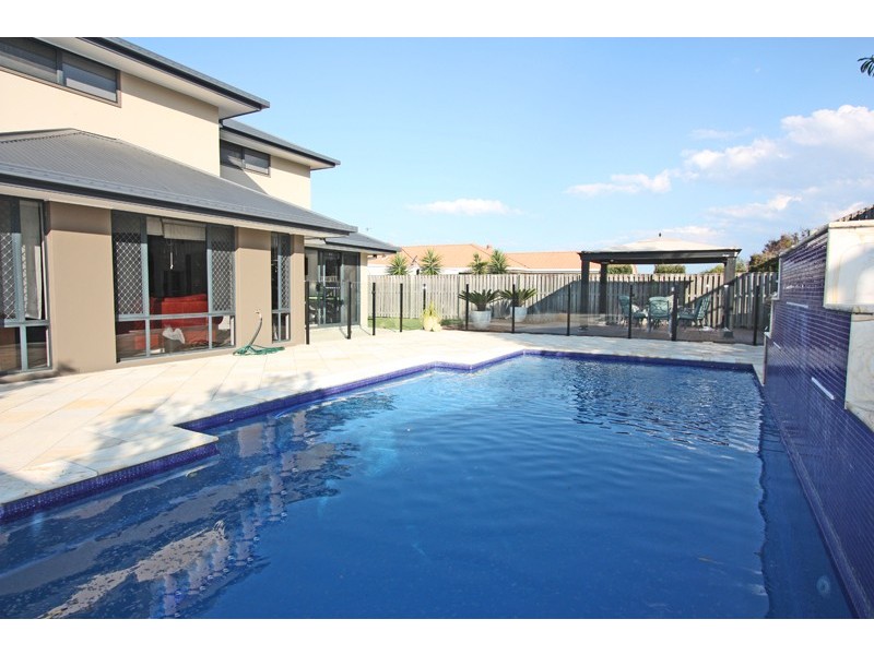 14 Mellum Cct, Pacific Pines QLD 4211