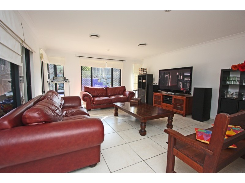 14 Mellum Cct, Pacific Pines QLD 4211