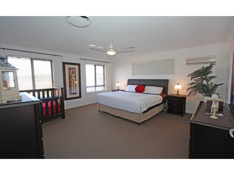 14 Mellum Cct, Pacific Pines QLD 4211