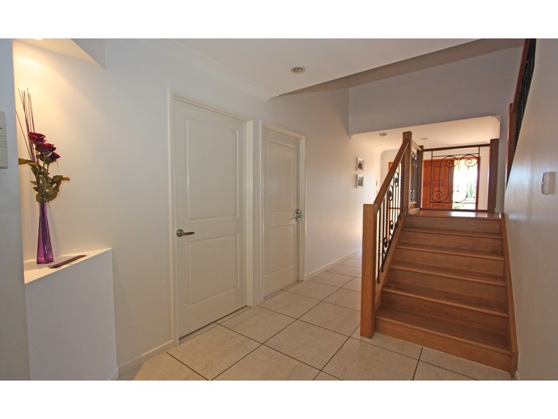 14 Mellum Cct, Pacific Pines QLD 4211