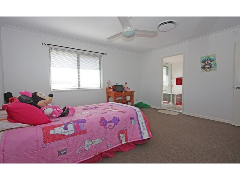 14 Mellum Cct, Pacific Pines QLD 4211