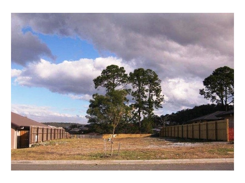 15 Flame Trees Cresent, Maudsland QLD 4210