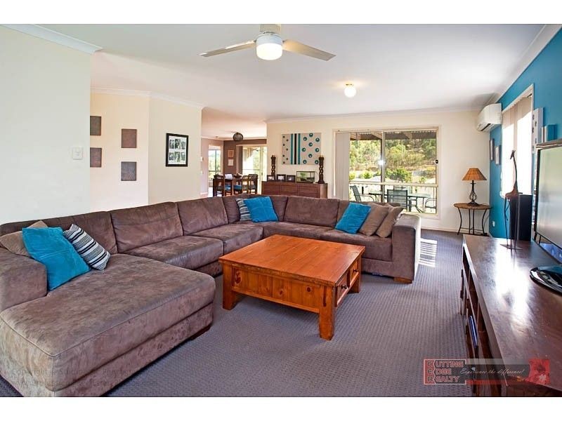 12 Pago Terrace, Pacific Pines QLD 4211