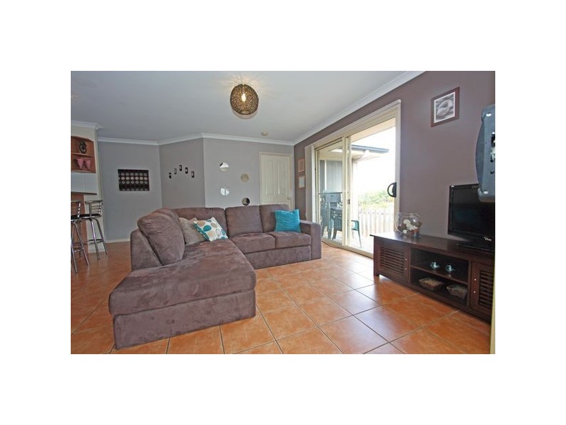 12 Pago Terrace, Pacific Pines QLD 4211