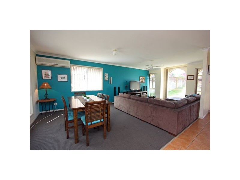 12 Pago Terrace, Pacific Pines QLD 4211