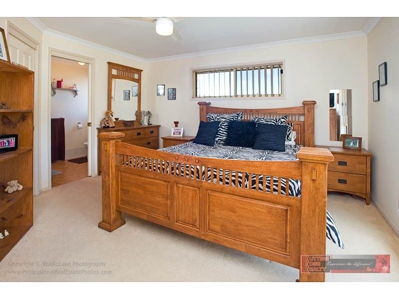 12 Pago Terrace, Pacific Pines QLD 4211