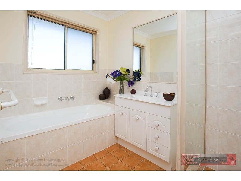 12 Pago Terrace, Pacific Pines QLD 4211