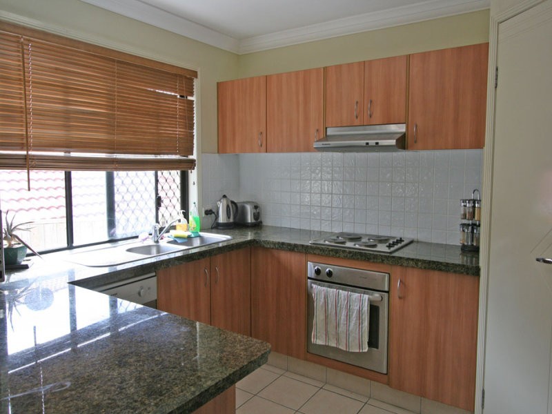 7 HEMES CLOSE, Pacific Pines QLD 4211