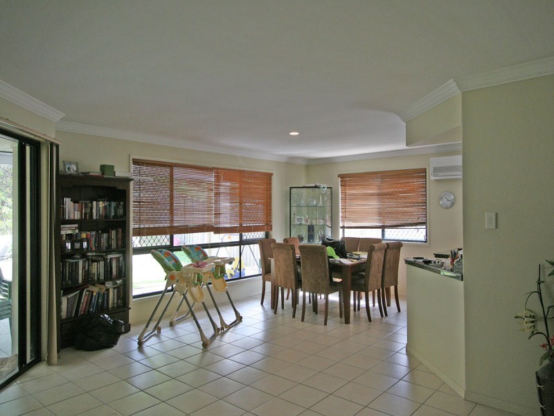 7 HEMES CLOSE, Pacific Pines QLD 4211