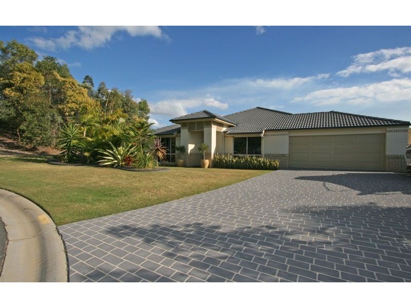 15 Osmond Court, Pacific Pines QLD 4211