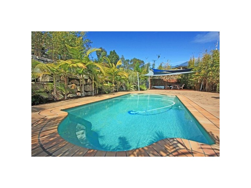 15 Osmond Court, Pacific Pines QLD 4211