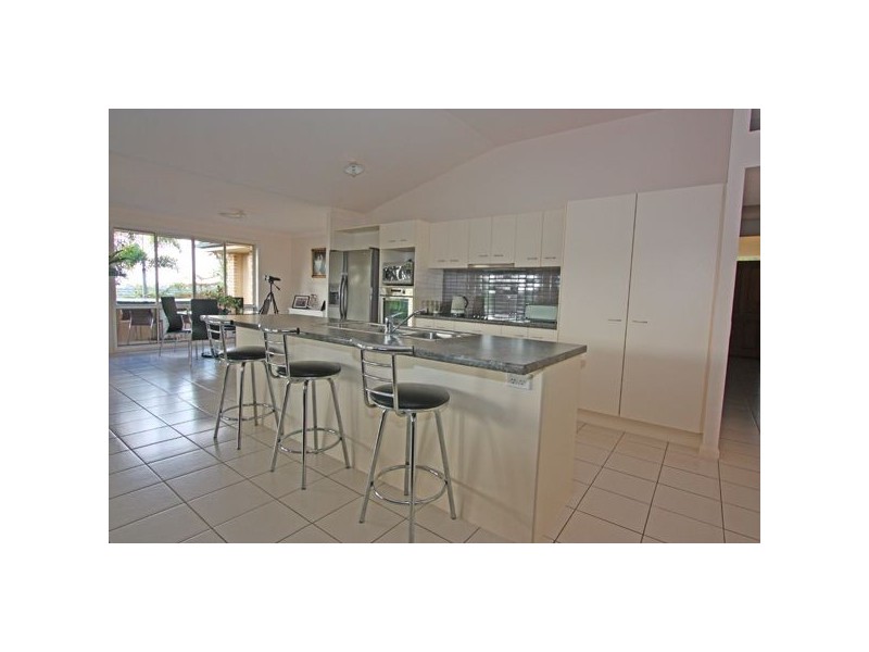 15 Osmond Court, Pacific Pines QLD 4211