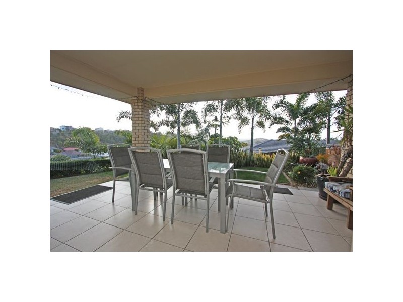 15 Osmond Court, Pacific Pines QLD 4211